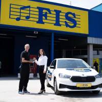 FIS uručio dva automobila Škoda Fabia sretnim dobitnicima“